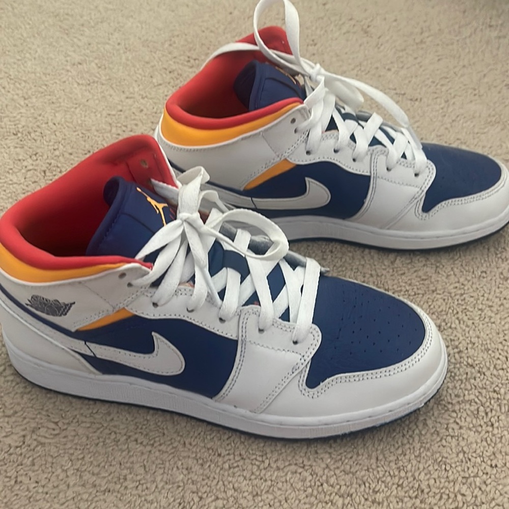 Air jordan lakers colored high tops
